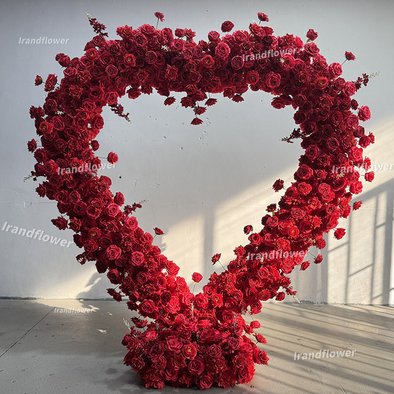 Wedding Arch Flower - Rote herzförmige künstliche Blumen für Abschlussfeier,