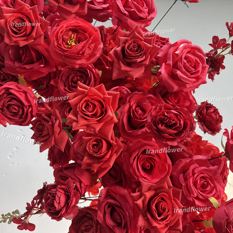 Rote herzförmige künstliche Bl – Wedding Arch Flower Bewertung und Preis